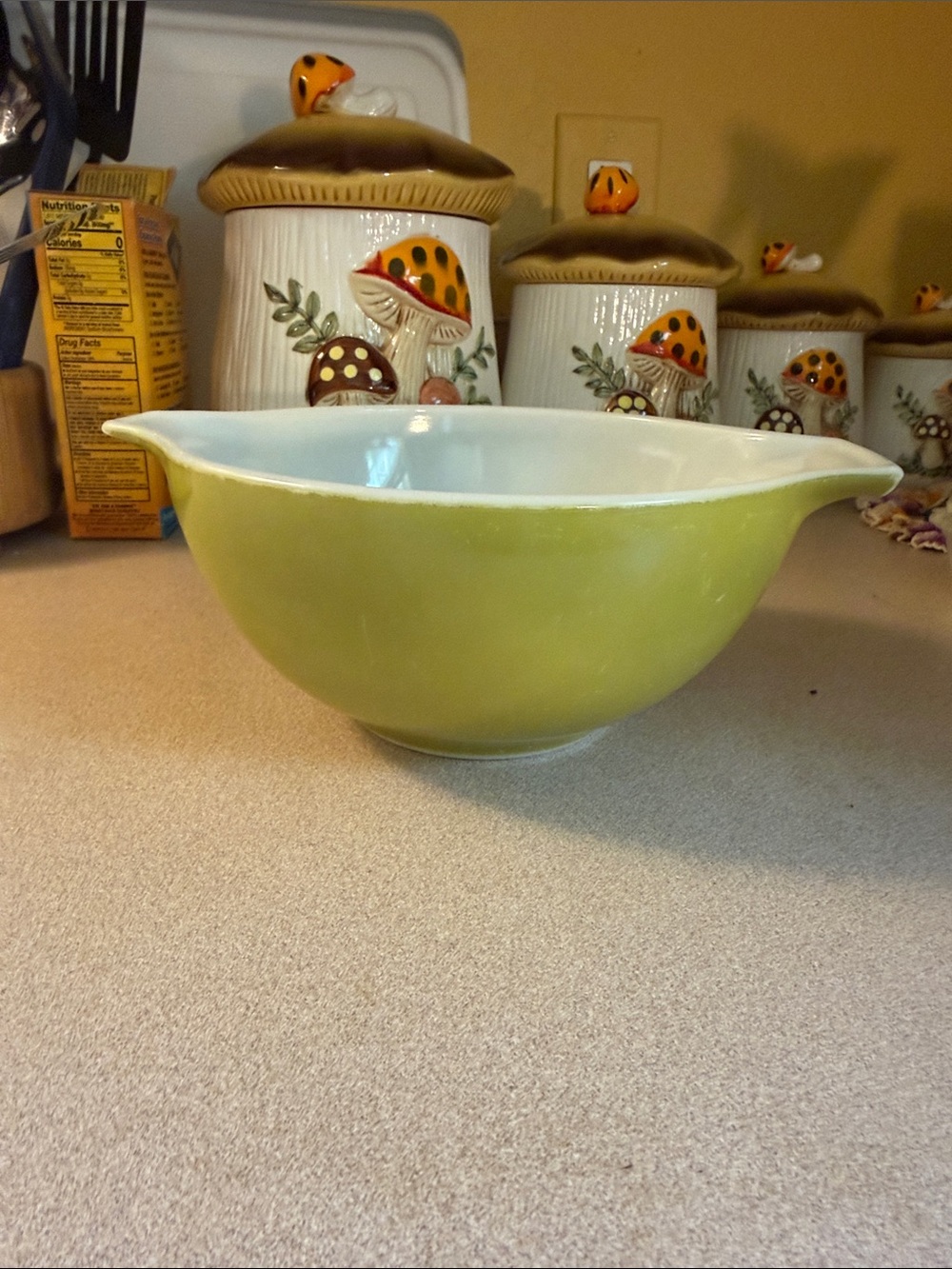 Vintage PYREX Green Mixing Bowl with Pour Spouts, 442 1.5qt